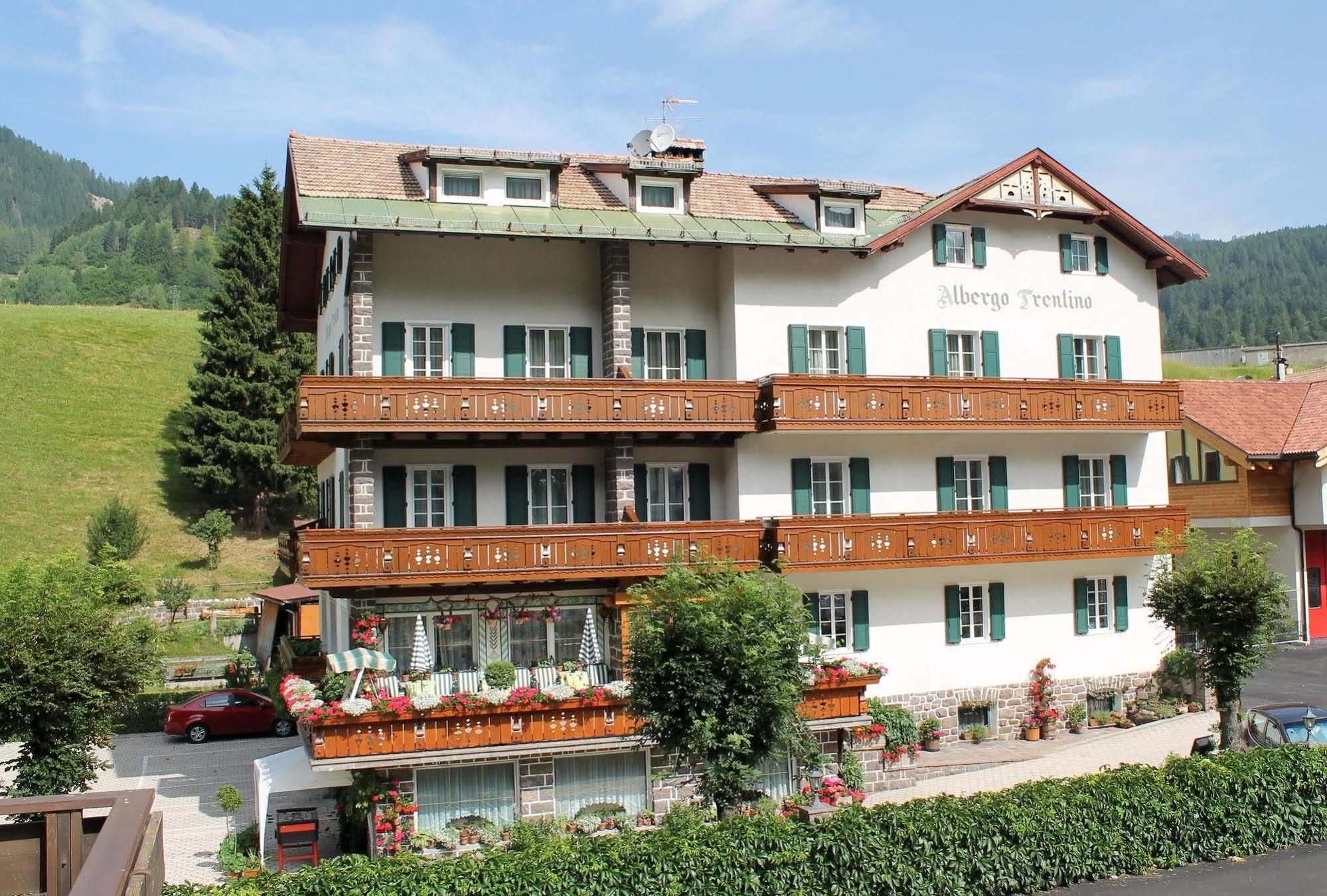 Albergo Trentino Moena Bagian luar foto