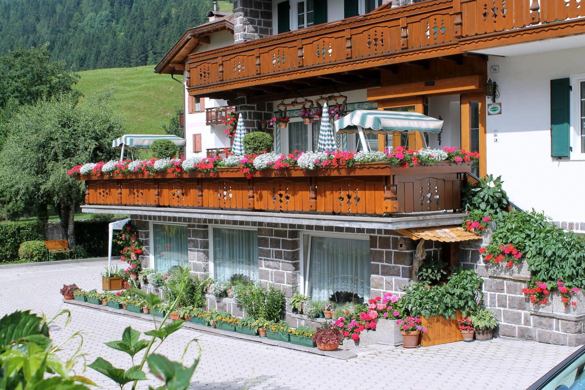 Albergo Trentino Moena Bagian luar foto
