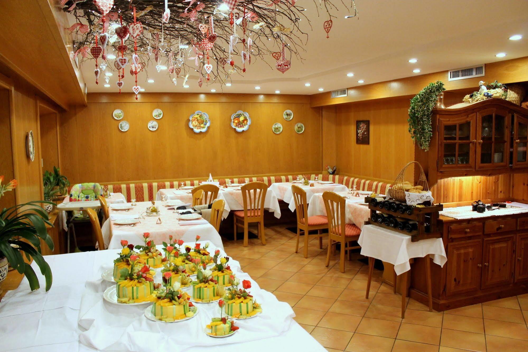 Albergo Trentino Moena Bagian luar foto