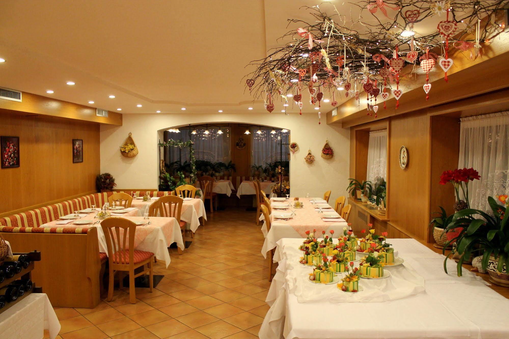 Albergo Trentino Moena Bagian luar foto