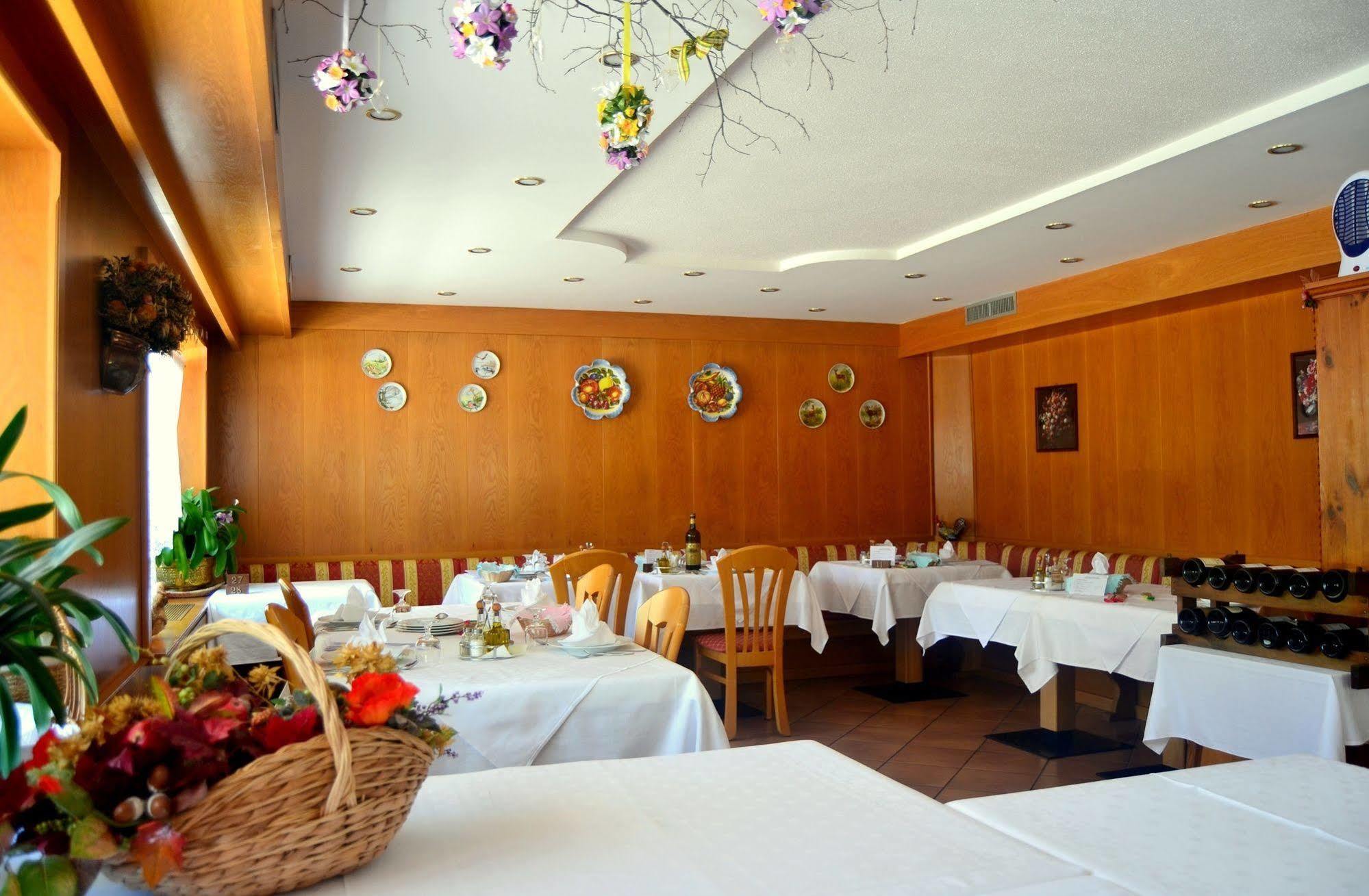 Albergo Trentino Moena Bagian luar foto