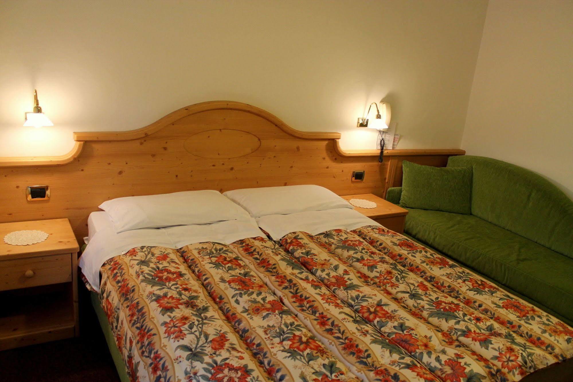 Albergo Trentino Moena Bagian luar foto